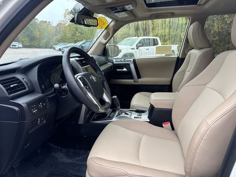 Used 2022 Toyota 4Runner SR5 Premium image 40