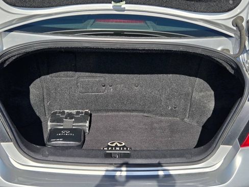 Used 2012 INFINITI M35 w/ Premium Pkg RWD image 40