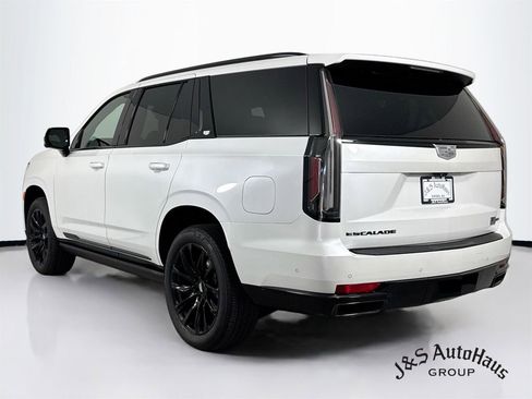 Used 2024 Cadillac Escalade Sport Platinum w/ LPO, ONYX Package AWD/4WD image 5