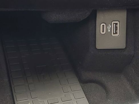 Certified 2022 Lincoln Nautilus Reserve image 23