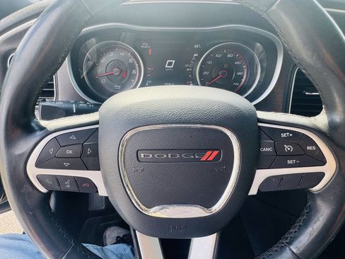 Used 2017 Dodge Charger SXT RWD image 16