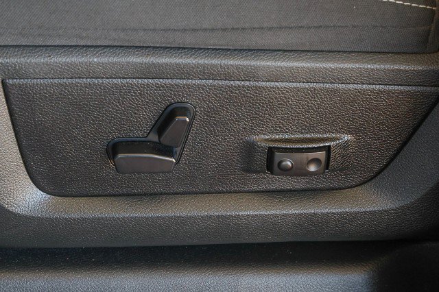 Used 2025 RAM 2500 Big Horn AWD/4WD image 12