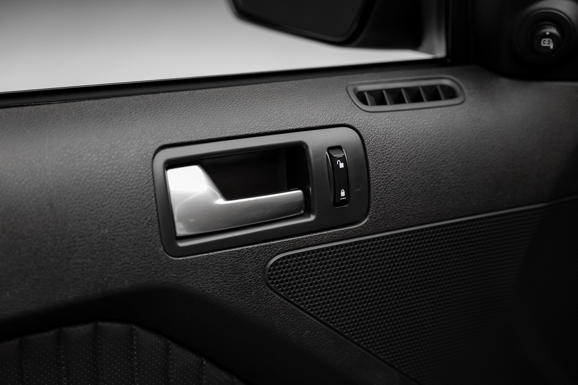 Used 2013 Ford Mustang Shelby GT500 RWD image 55