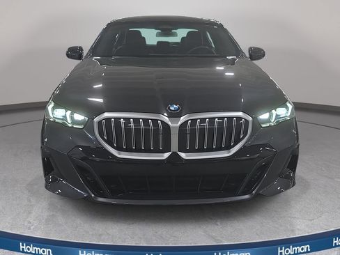 Used 2026 BMW 530i w/ M Sport Package RWD image 3