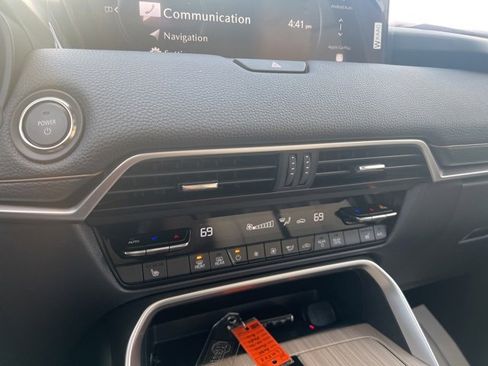 Certified 2025 MAZDA CX-70 Plug-In Hybrid w/ Premium Pkg image 43
