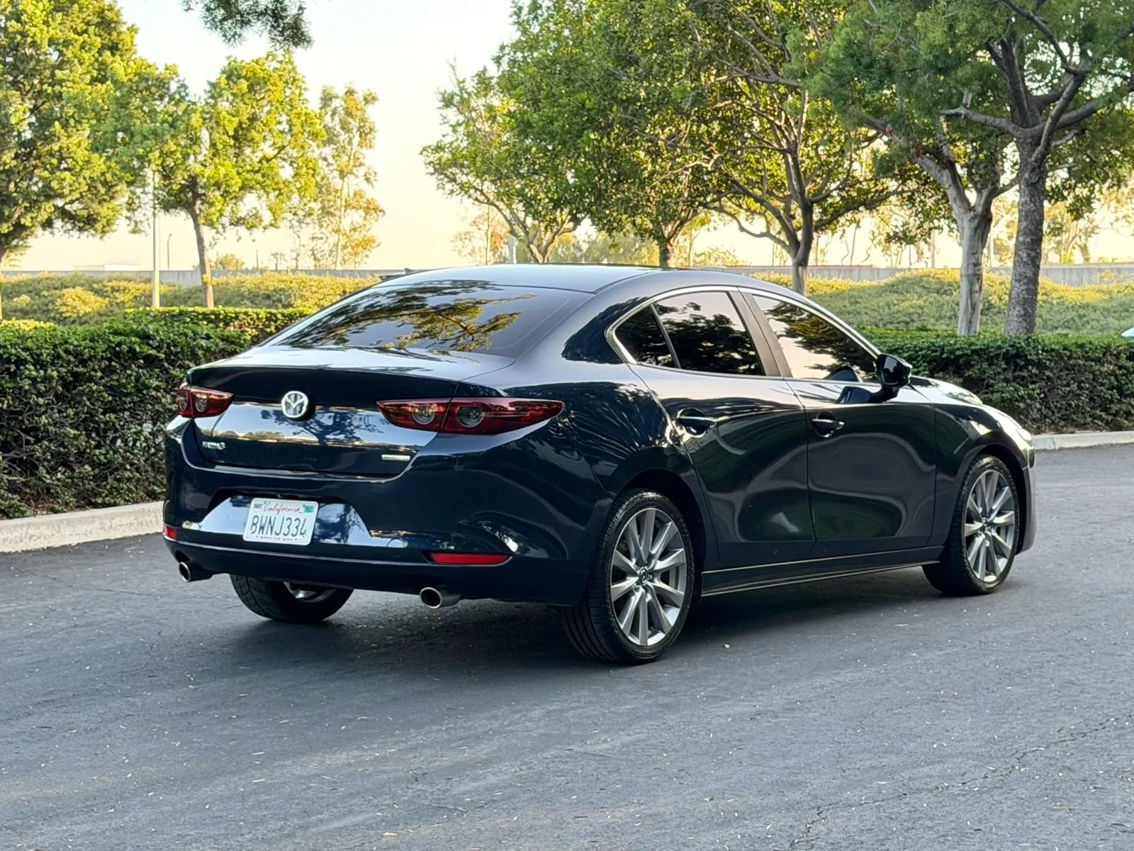 Used 2021 MAZDA MAZDA3 s FWD image 4