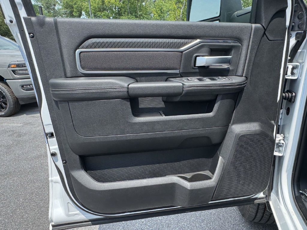 New 2026 RAM 3500 Big Horn AWD/4WD image 25