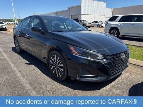 Used 2023 Nissan Altima 2.5 SV image 2