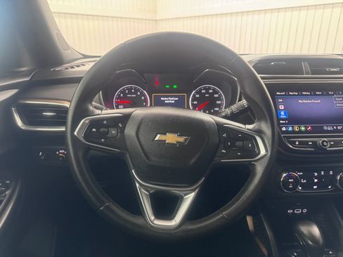 Used 2021 Chevrolet TrailBlazer ACTIV w/ Technology Package FWD image 19
