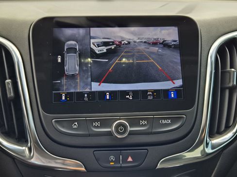 Used 2023 Chevrolet Equinox LT image 14