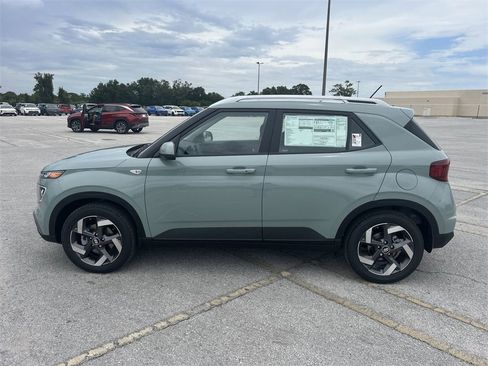 New 2025 Hyundai Venue Limited image 14