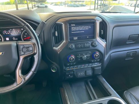 Used 2019 Chevrolet Silverado 1500 High Country w/ High Country Premium Package AWD/4WD image 19