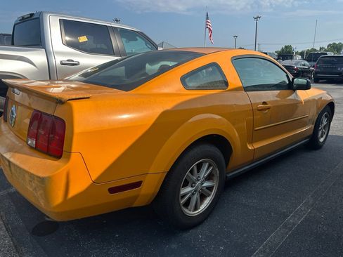 Used 2008 Ford Mustang Premium RWD image 4