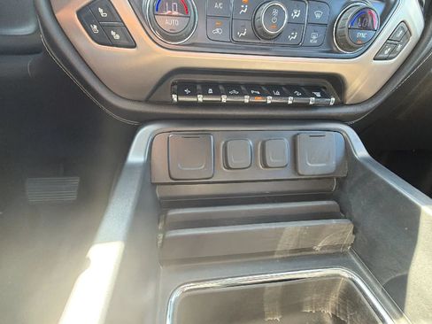 Used 2019 GMC Sierra 2500 Denali w/ Duramax Plus Package AWD/4WD image 29