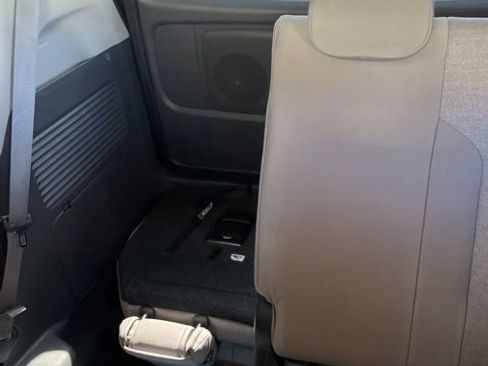 Used 2024 Toyota Sienna LE w/ LE Plus Package image 9