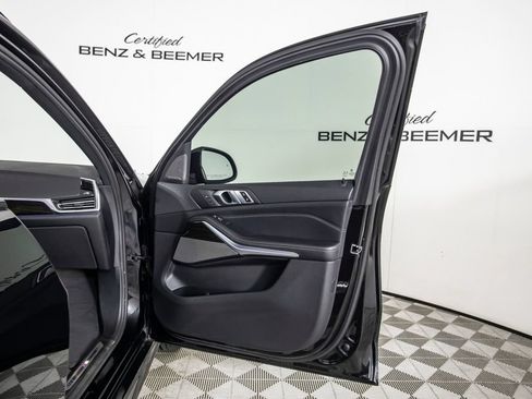Used 2019 BMW X5 xDrive40i w/ M Sport Package AWD/4WD image 19