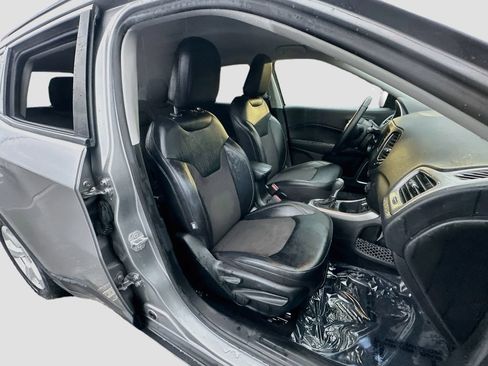 Used 2019 Jeep Compass Latitude w/ Popular Equipment Group FWD image 21