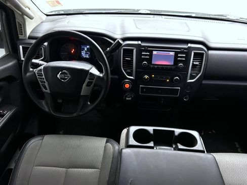 Used 2017 Nissan Titan S AWD/4WD image 14