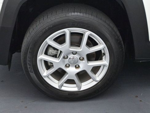 Used 2021 Jeep Renegade Latitude w/ Convenience Group image 31