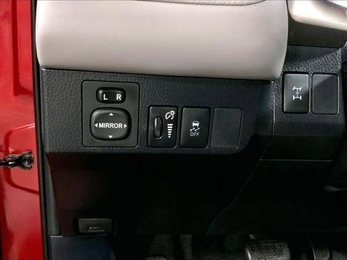 Used 2013 Toyota RAV4 XLE AWD/4WD image 35