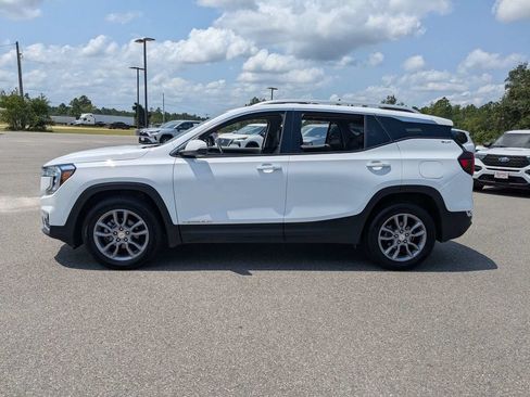 Used 2024 GMC Terrain SLT AWD/4WD image 7