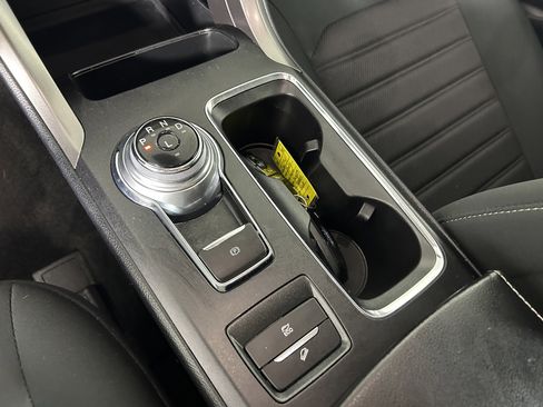Used 2020 Ford Fusion SE FWD image 19
