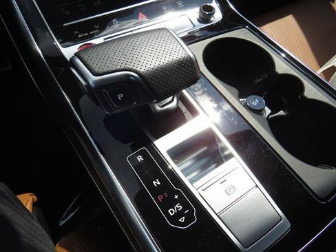 Used 2022 Audi RS Q8 AWD/4WD image 13