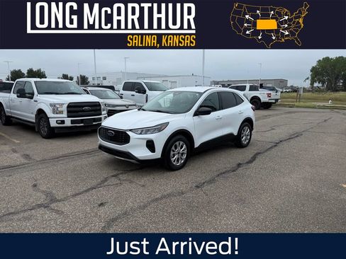 Certified 2023 Ford Escape Active w/ Tech Pack #1 FWD image 1