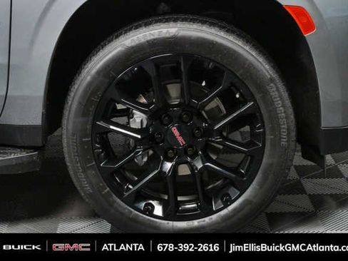 Used 2024 GMC Yukon SLT w/ SLT Luxury Package AWD/4WD image 36