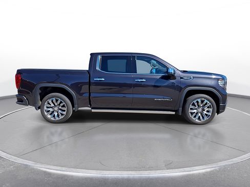 Used 2023 GMC Sierra 1500 Denali w/ Denali Reserve Package AWD/4WD image 9
