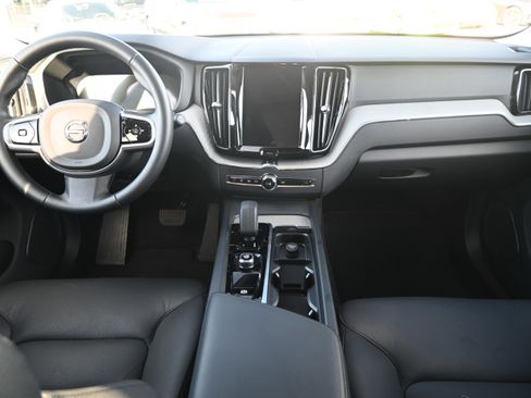 Used 2025 Volvo XC60 B5 Plus image 2