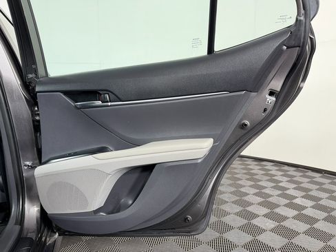 Used 2019 Toyota Camry LE FWD image 35