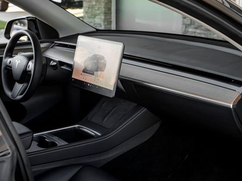 Used 2023 Tesla Model Y Performance AWD/4WD image 35