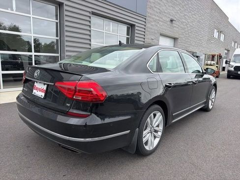 Used 2016 Volkswagen Passat 3.6 SEL Premium FWD image 6