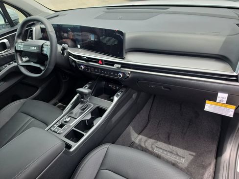 New 2026 Kia Sorento S FWD image 11