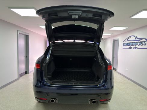 Used 2017 Jaguar F-PACE S image 38