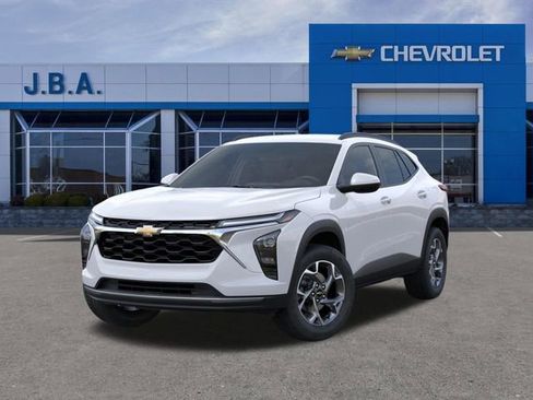 New 2026 Chevrolet Trax LT w/ LT Convenience Package FWD image 6