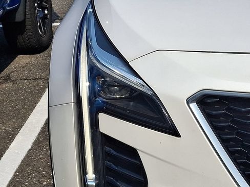 Used 2019 Cadillac XT4 Sport FWD image 4