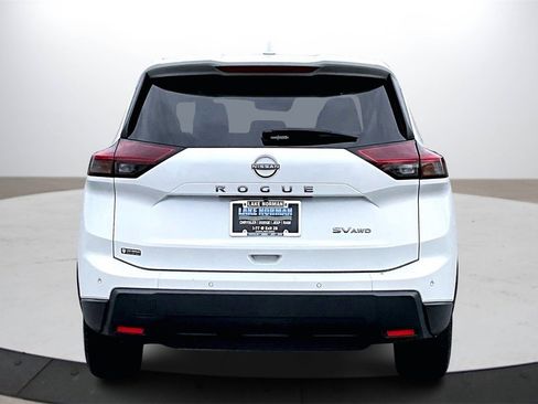 Used 2024 Nissan Rogue SV image 7