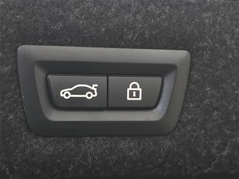 Used 2023 BMW 530e w/ M Sport Package image 29