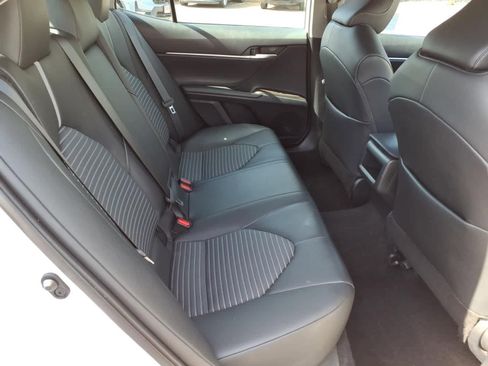 Used 2023 Toyota Camry SE image 11