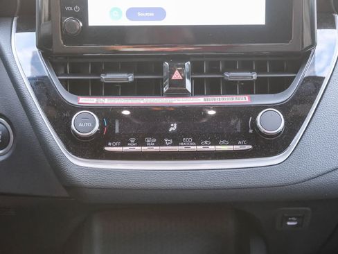 Certified 2026 Toyota Corolla SE FWD image 15