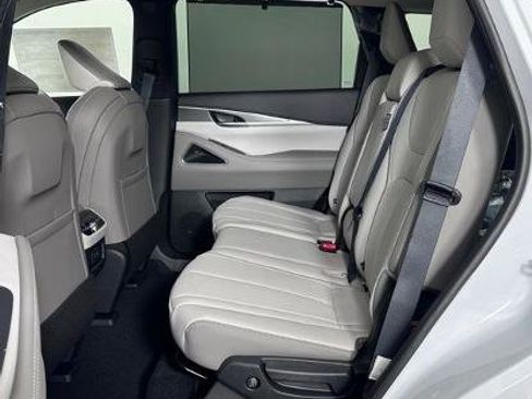 Certified 2026 INFINITI QX60 Luxe w/ Cargo Package AWD/4WD image 18