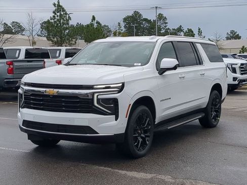 New 2026 Chevrolet Suburban LS AWD/4WD image 11