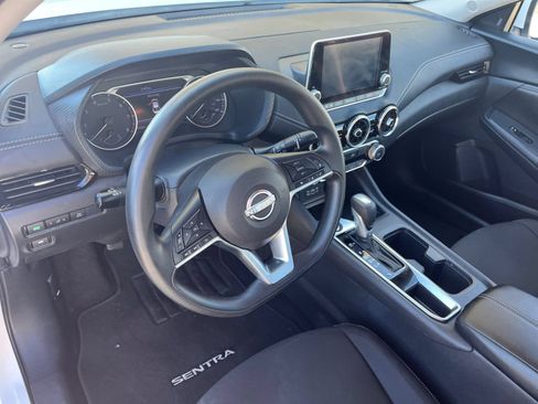 Used 2025 Nissan Sentra SV FWD image 30