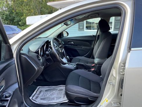 Used 2014 Chevrolet Cruze LT FWD image 8