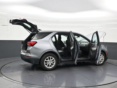 Used 2024 Chevrolet Equinox LS FWD image 31