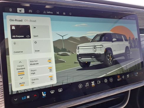Used 2024 Rivian R1S Adventure AWD/4WD image 9