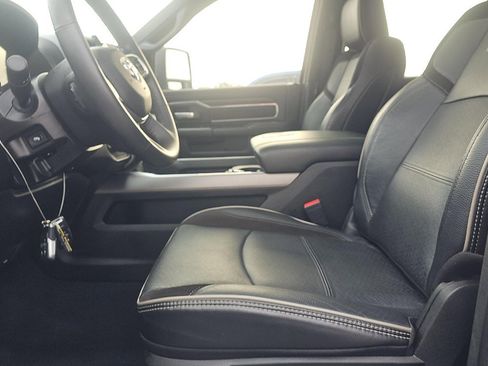 Used 2024 RAM 2500 Laramie w/ Sport Appearance Package image 7