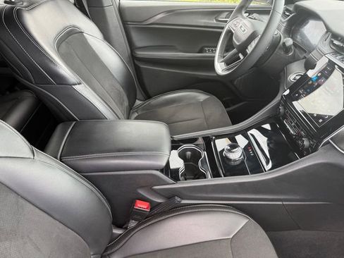 Used 2023 Jeep Grand Cherokee Altitude image 22